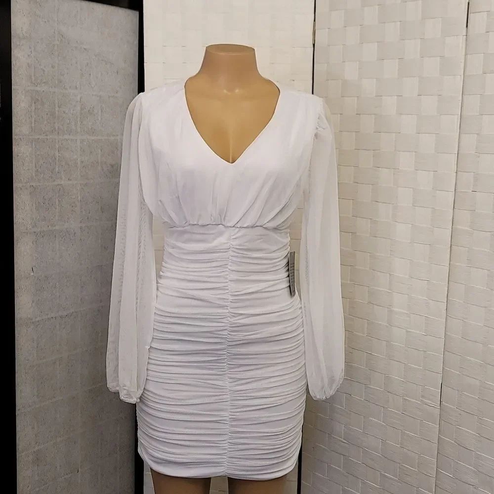 BRAND NEW LOVE X DESIGN RUCHED BODYCON LONG SLEEVE V NECK MINI  COCKTAIL… - Picture 2 of 14